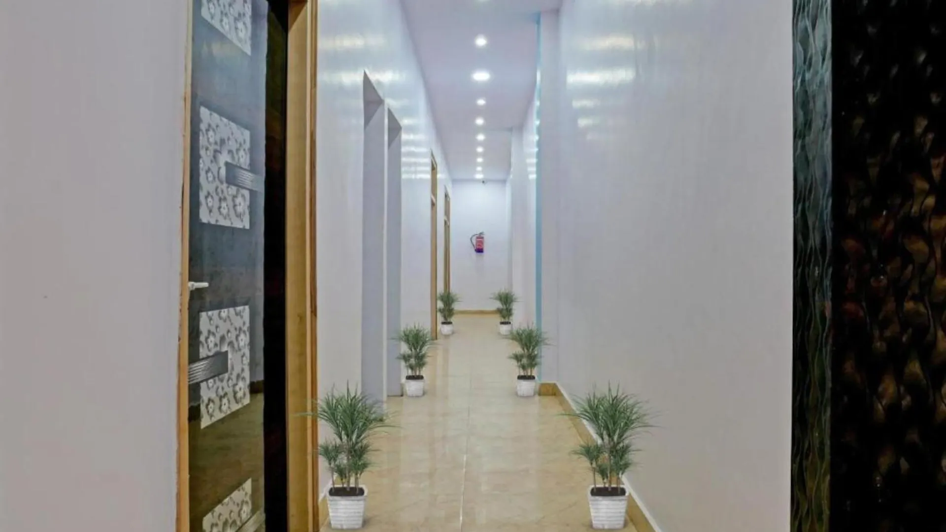 Hotel Jsb Inn Varanasi - Prime Location And Luxury Room Quality 0*,  インド